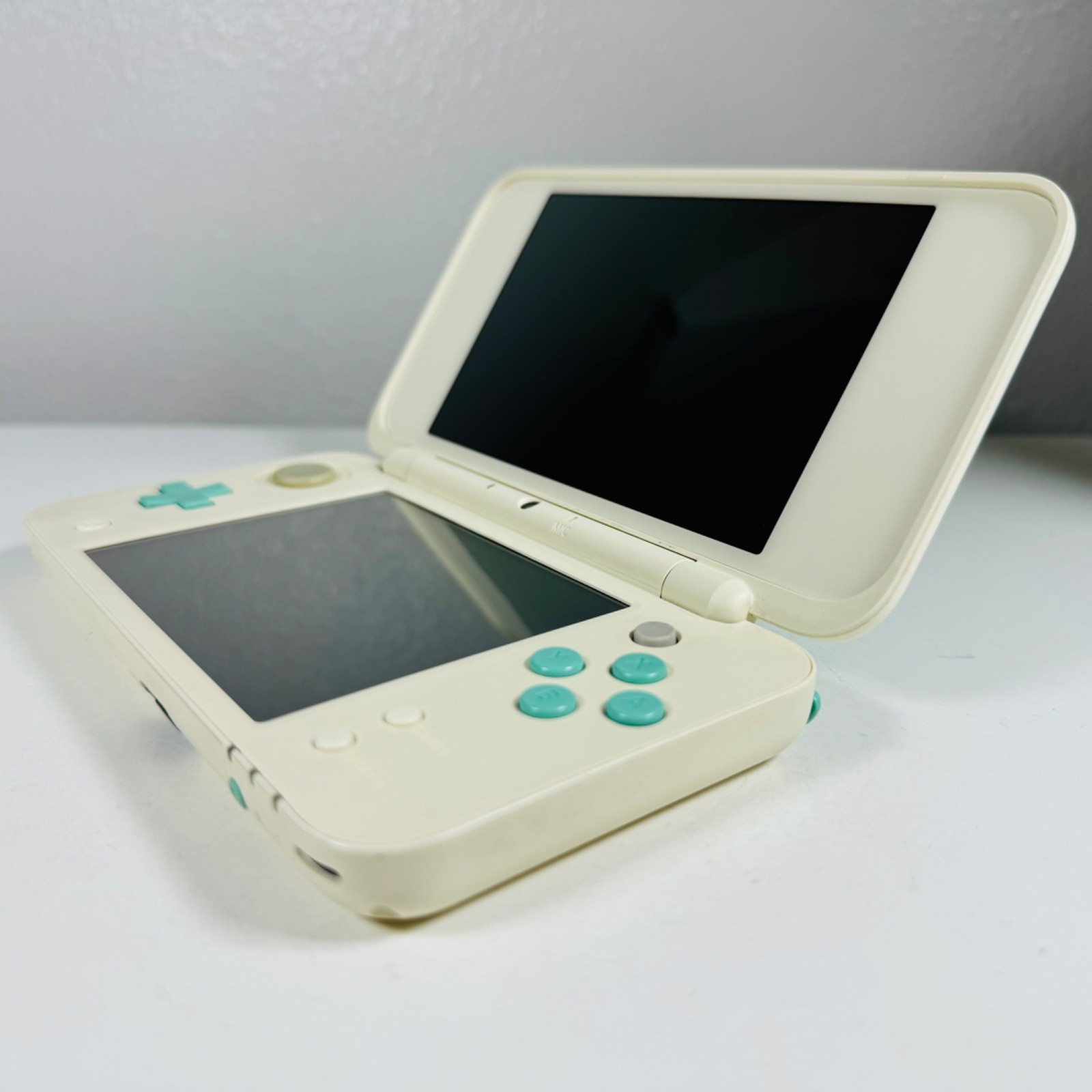 New Nintendo 2DS XL LL Animal Crossing Console w/ Accessories – USA Seller