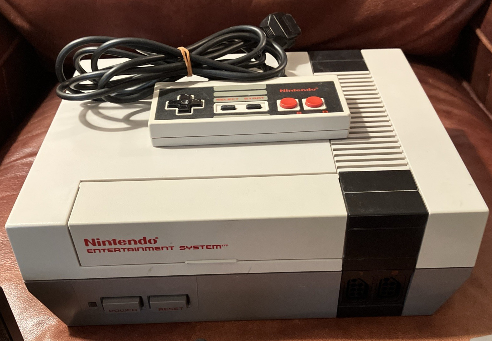 NES Nintendo Entertainment System Console New 72 Pin Tested Working Controller