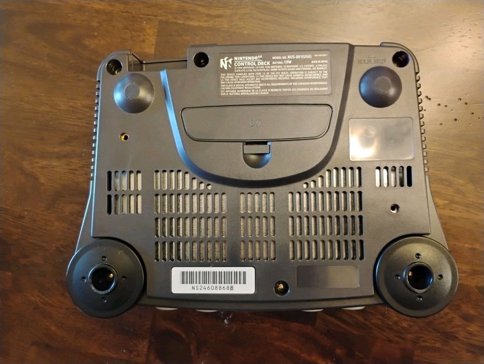 NINTENDO N64 CONSOLE NUS-001 WITH 2 CONTROLLERS, CABLES, & 1 GAME- TESTED