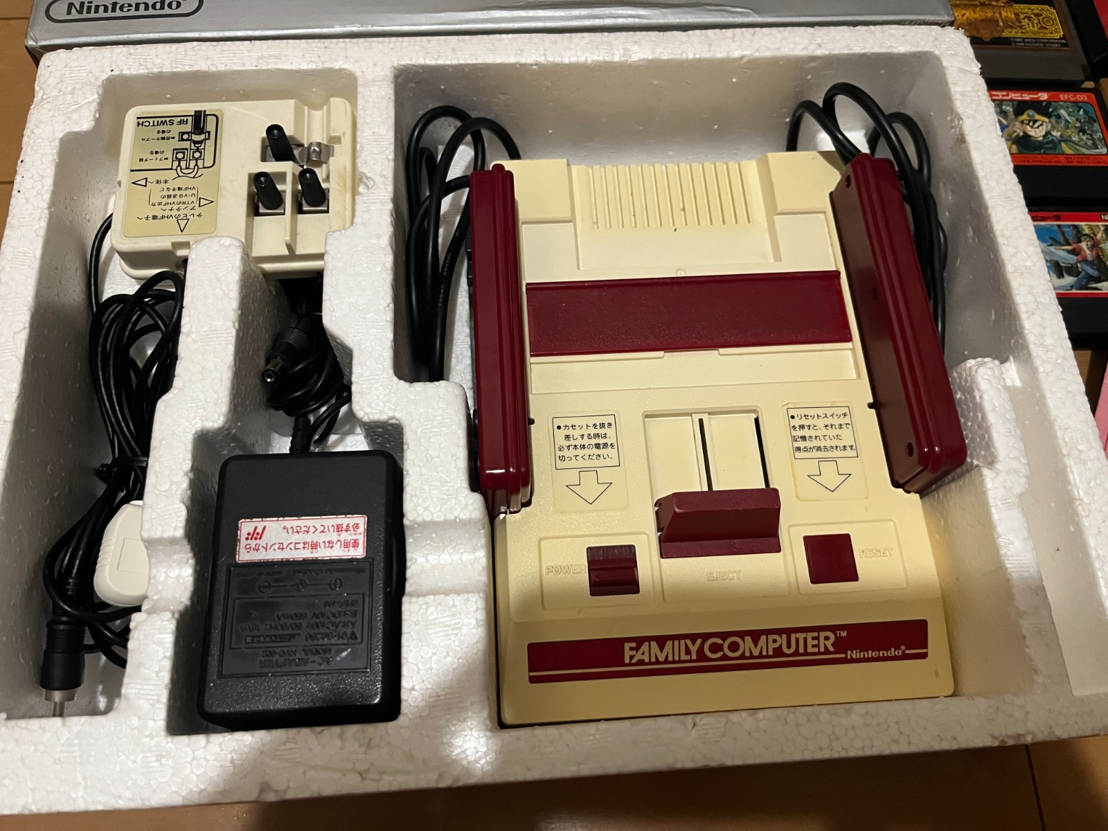Nintendo Famicom Console with BOX and Manual, 10 Games 0614
