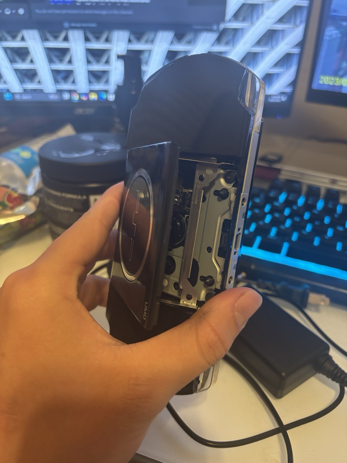 BLACK Sony PSP 3000 System W Charger & OEM Battery