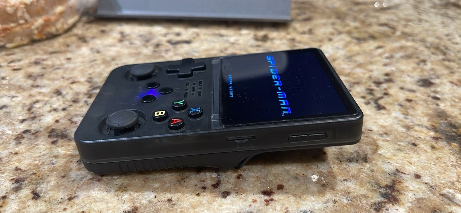 Retro Handheld Gaming Console (+22,000 Games)