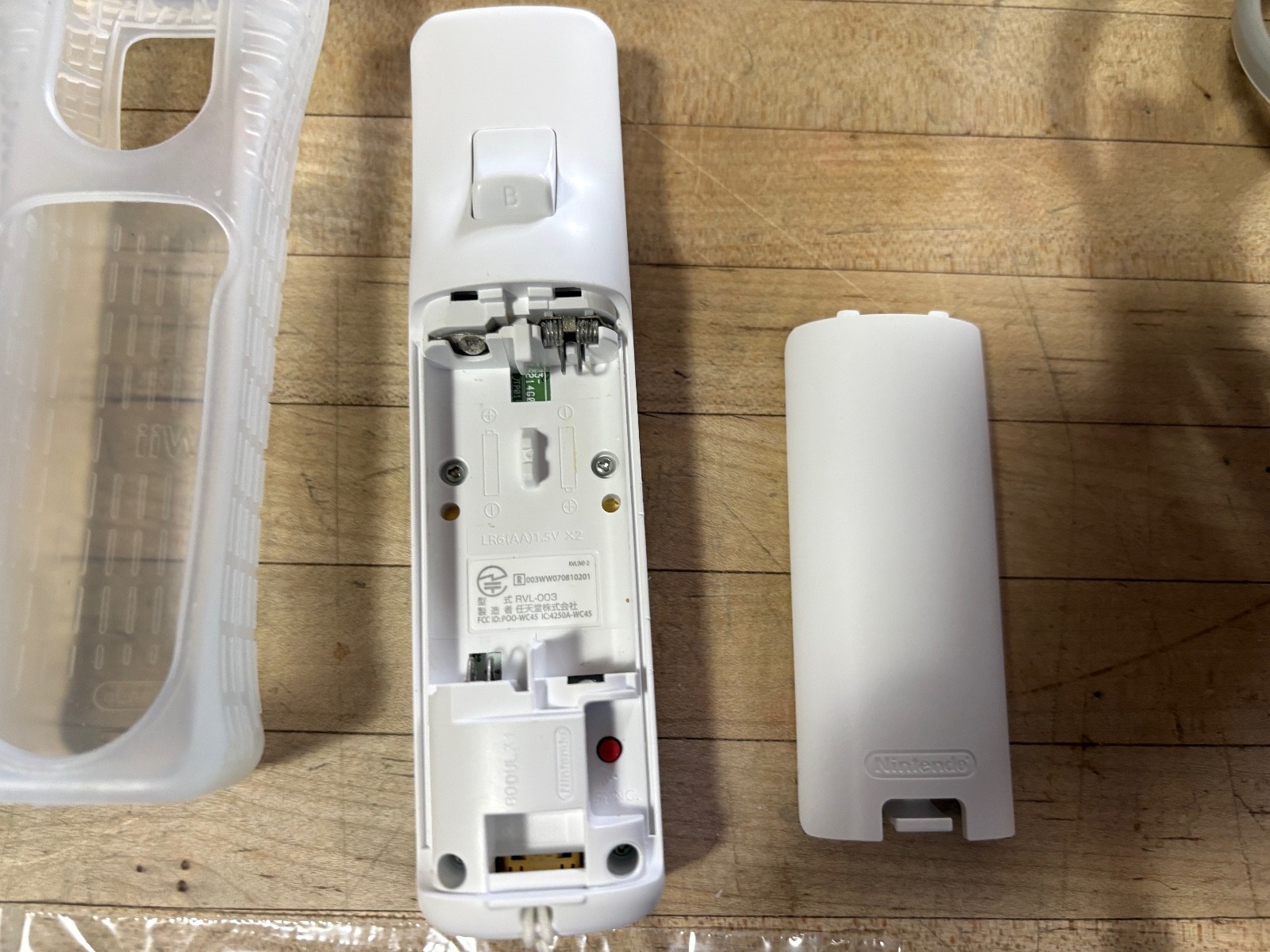 Wii Console Game w/ ALL Cords , Controller, RVL-001 USA *** with 3 Games ***