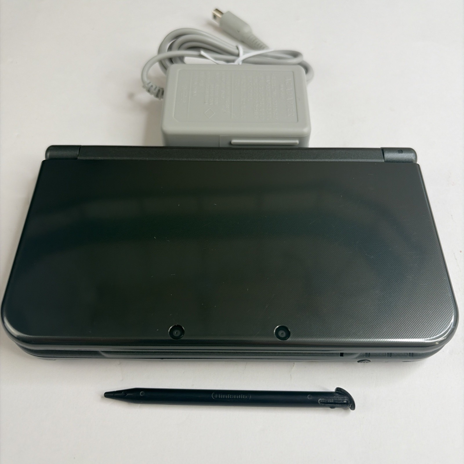 NICE! New Nintendo 3DS XL Gray Black Console Top IPS Charger Stylus US Version