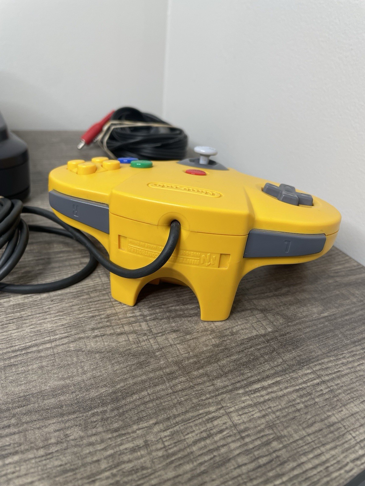 Nintendo 64 N64 Console Bundle Two Controllers Mario Kart 64 Expansion Pack