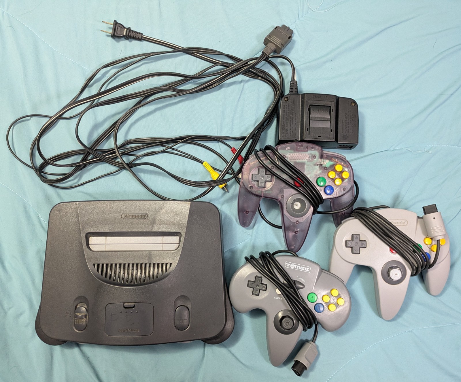 Nintendo 64 System Bundle 3 Controllers