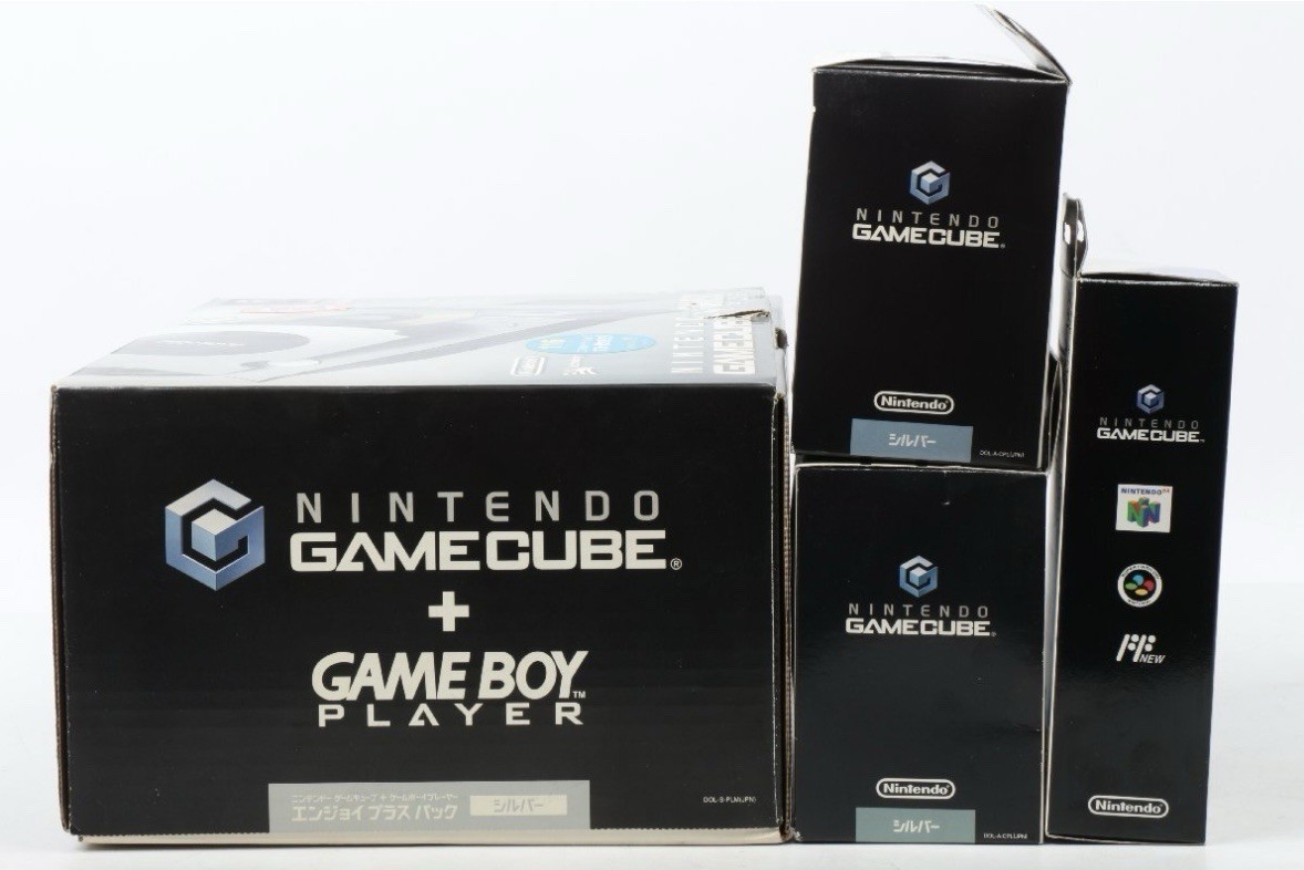 Nintendo GameCube Japan Bundle Silver GB Player 2 Controllers AV Disc CIB