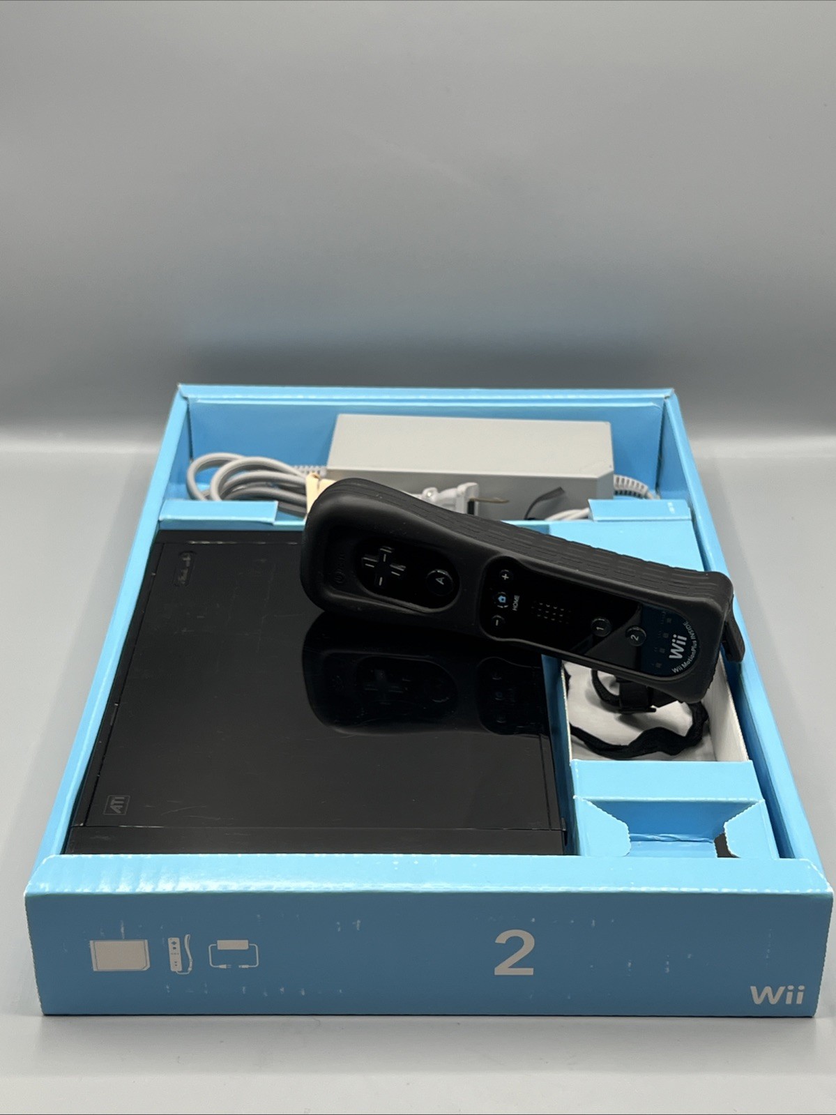 Nintendo Wii Black Console Motion Plus Wii Sports + Resort Bundle Complete CIB