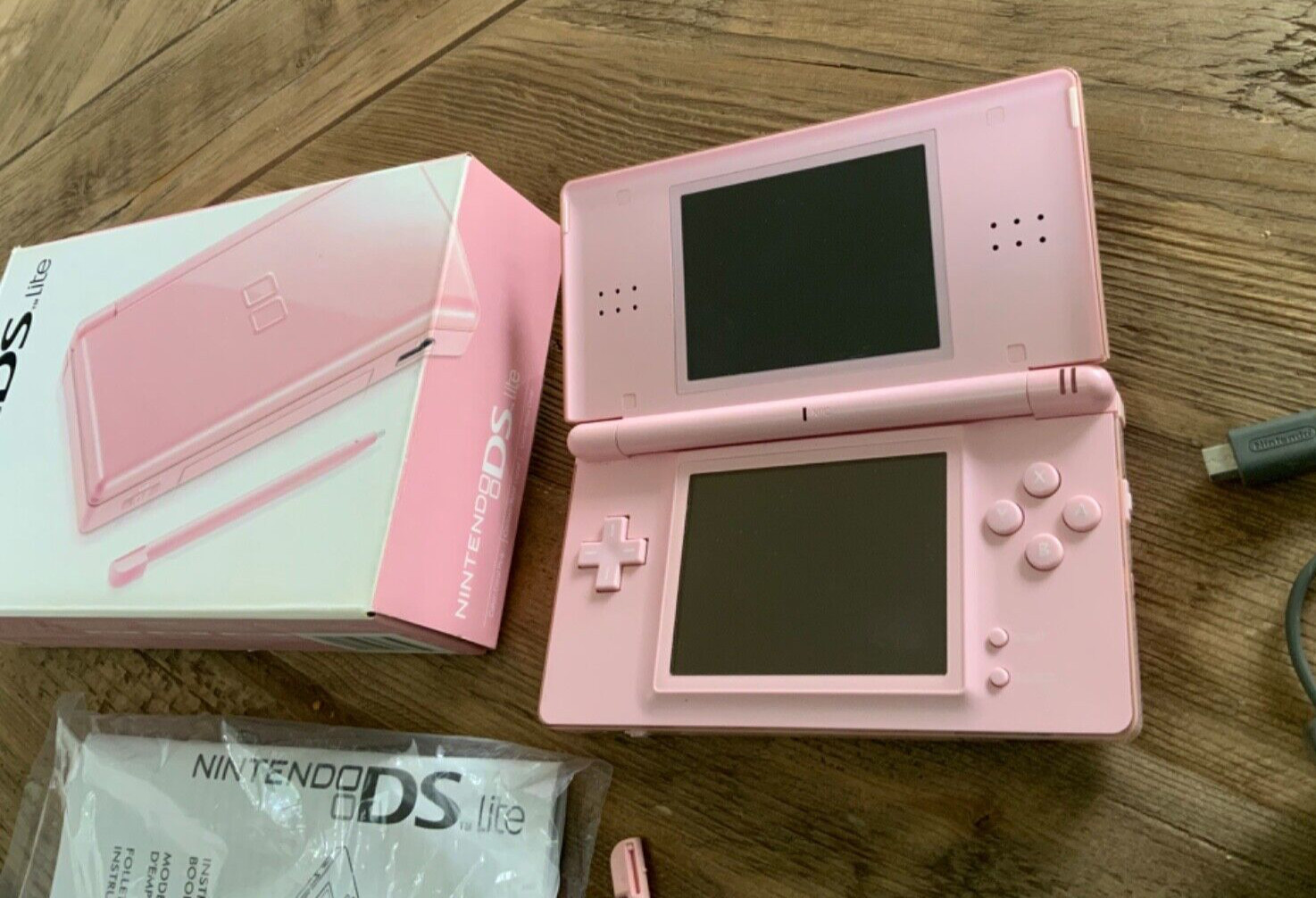 Rare for Collectors – Nintendo DS Lite – Coral Pink (USG-S-PB-USZ)