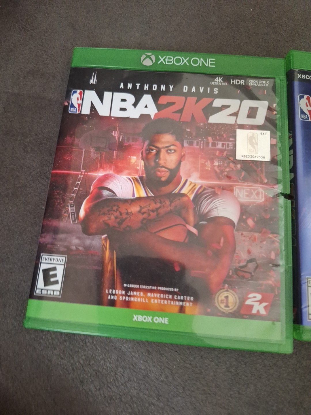 Microsoft Xbox Series X 1TB With Box.Bundled With A Headset And 3 Games .