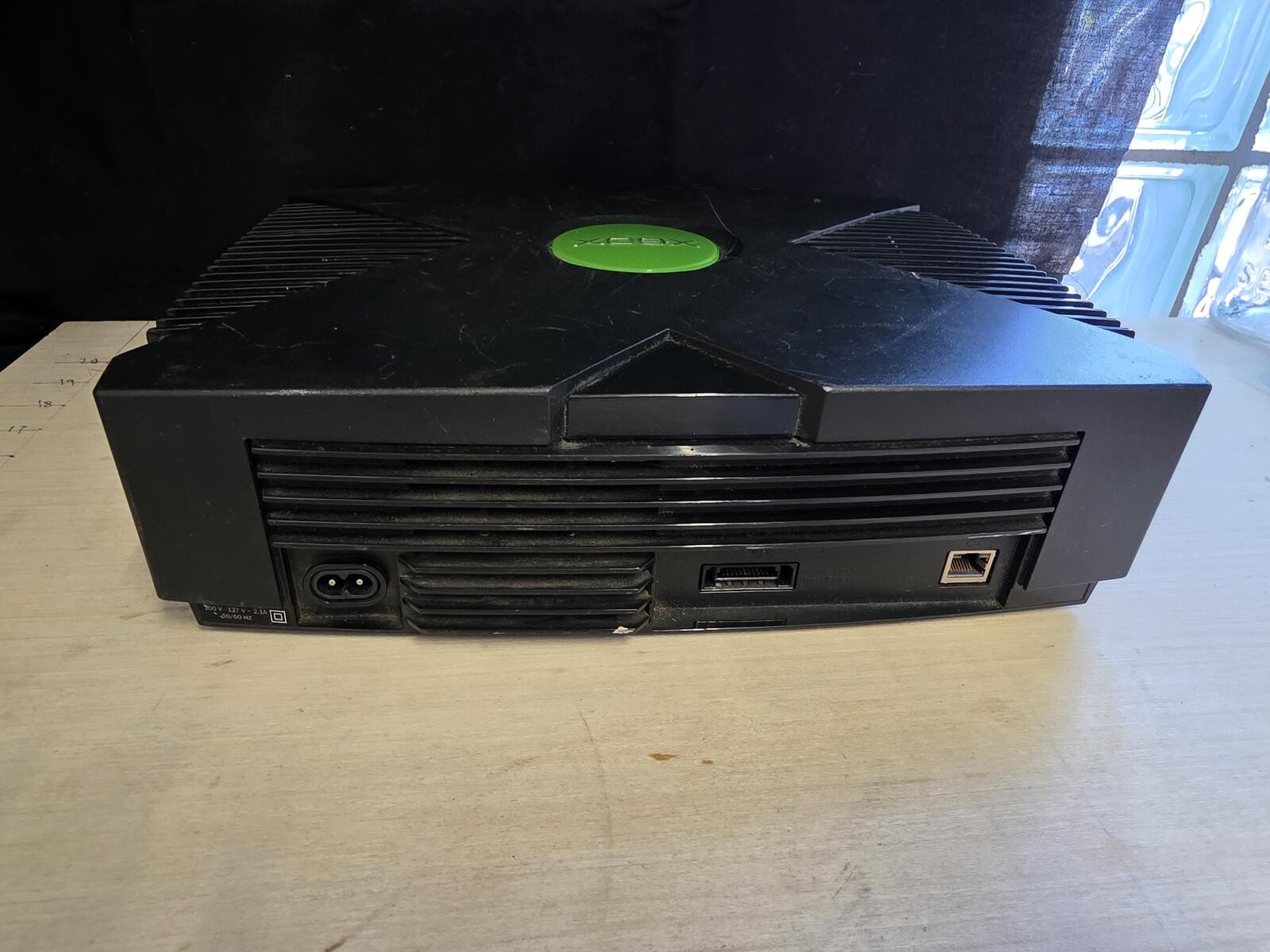 Microsoft Xbox Console with 1 controller and NCAA Football 2007 & DVD playback