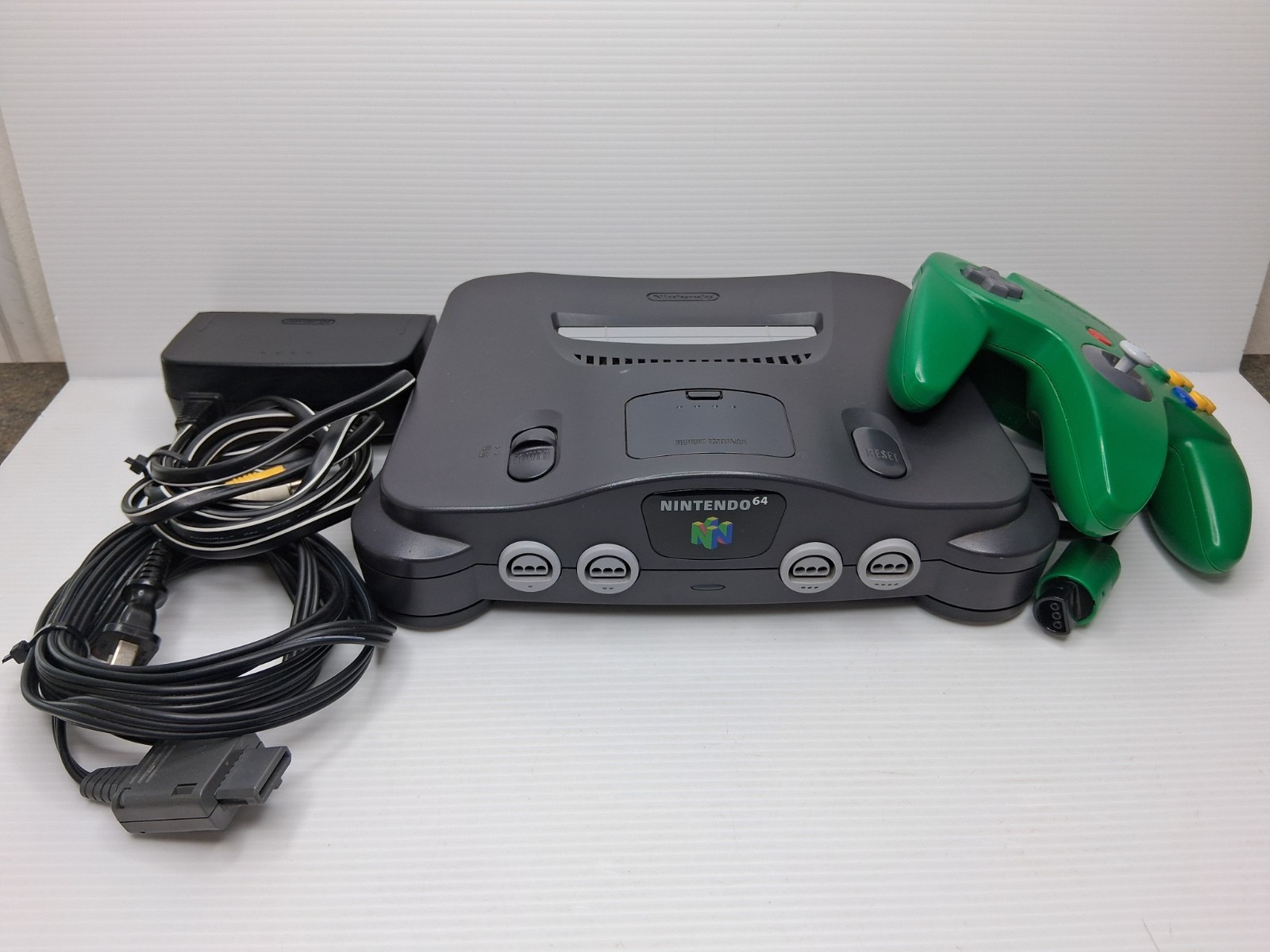Nintendo N64 NUS-001 Black Console With OEM Green Controller & Cords Tested