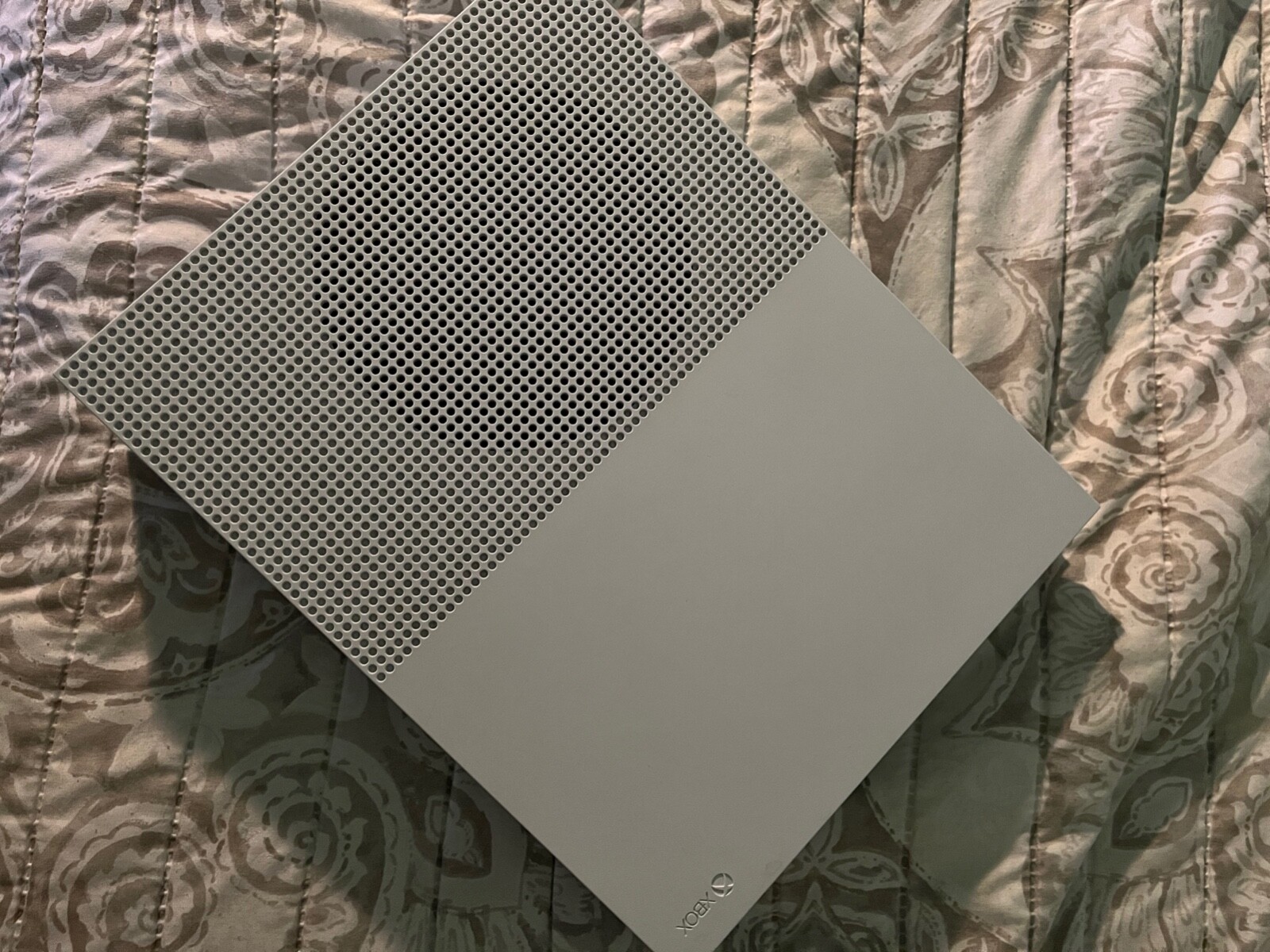 Microsoft Xbox One S 500GB Video Game Console – White (ZQ9-00001). 