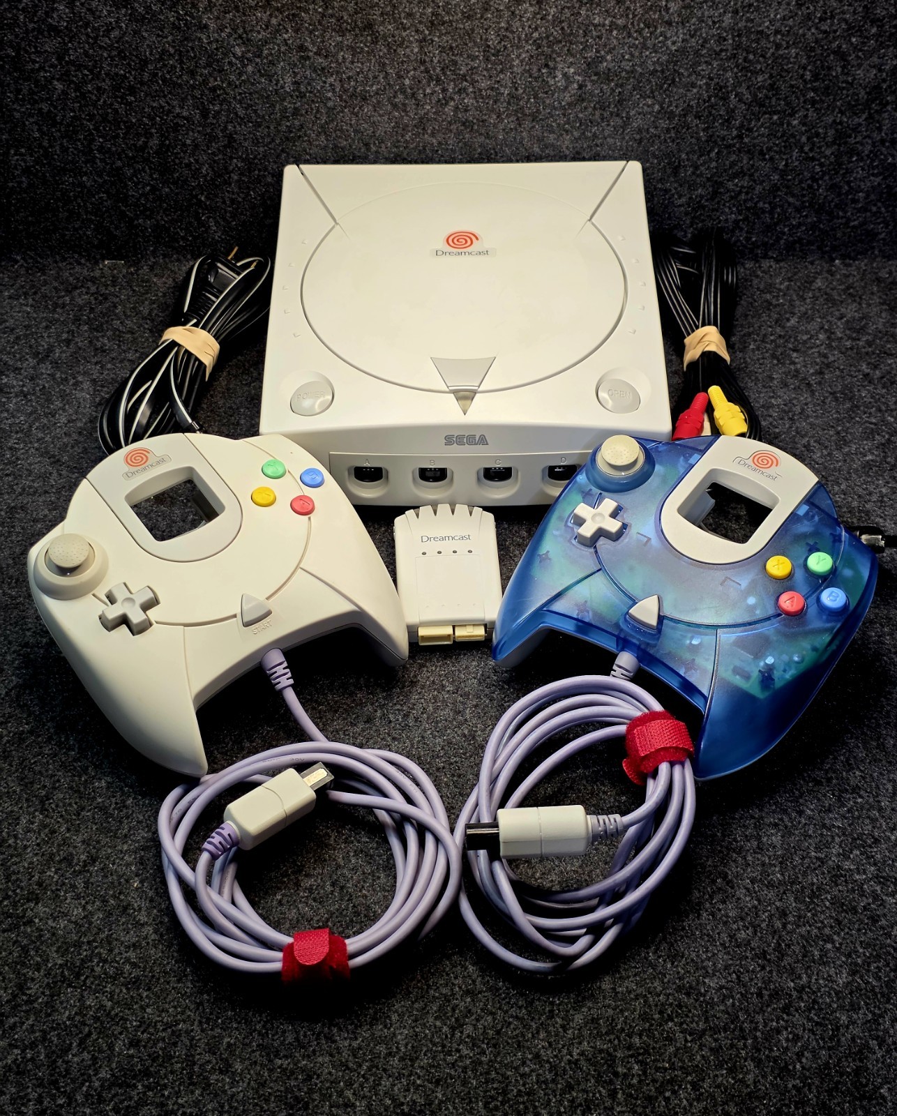Sega Dreamcast HKT-3020 Console Bundle 2 Controllers VMU Tested Read!