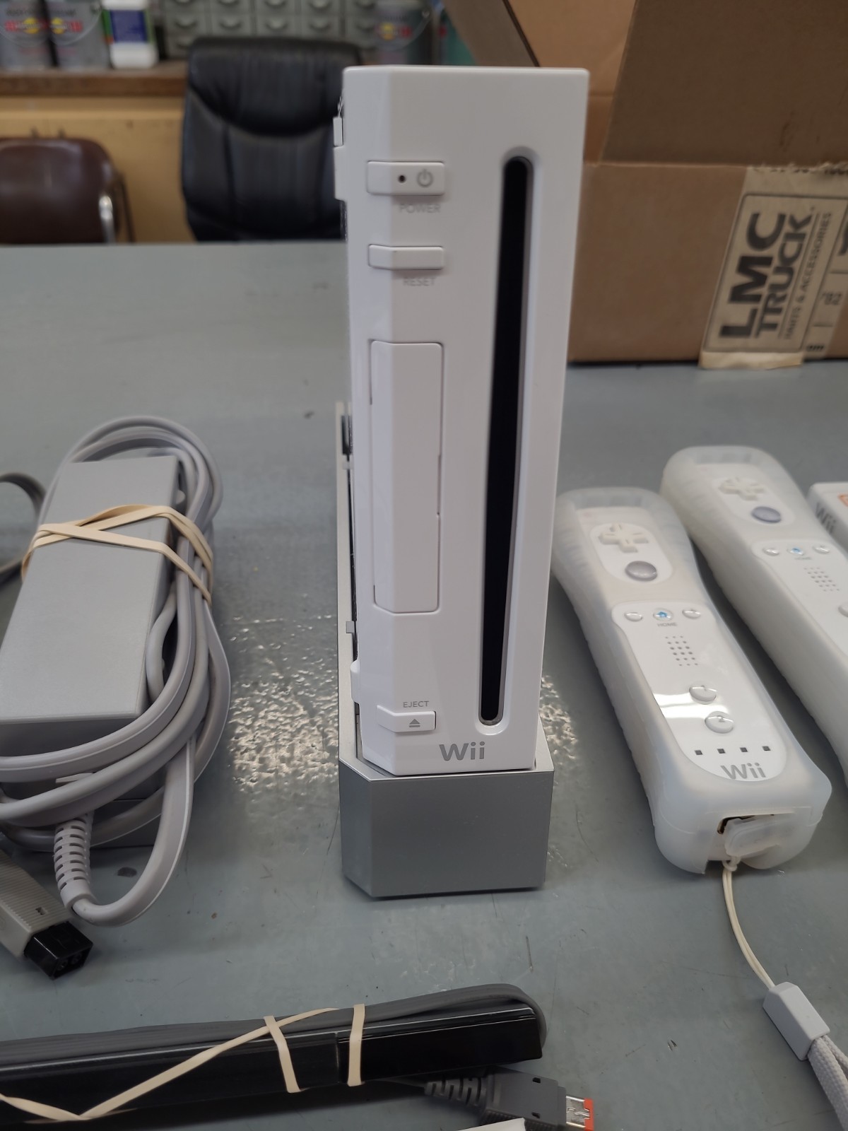Nintendo Wii RVL-001 512 MB Home Console Bundle Tested Working