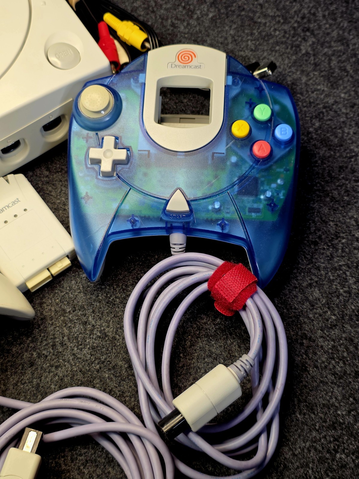 Sega Dreamcast HKT-3020 Console Bundle 2 Controllers VMU Tested Read!