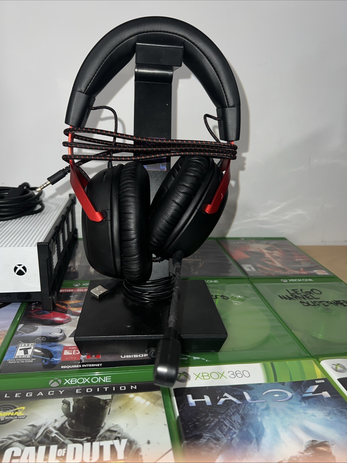 512 GB Xbox One S BUNDLE (No controller), 15 Games, Hyper X Cloud III, 500GBHDD
