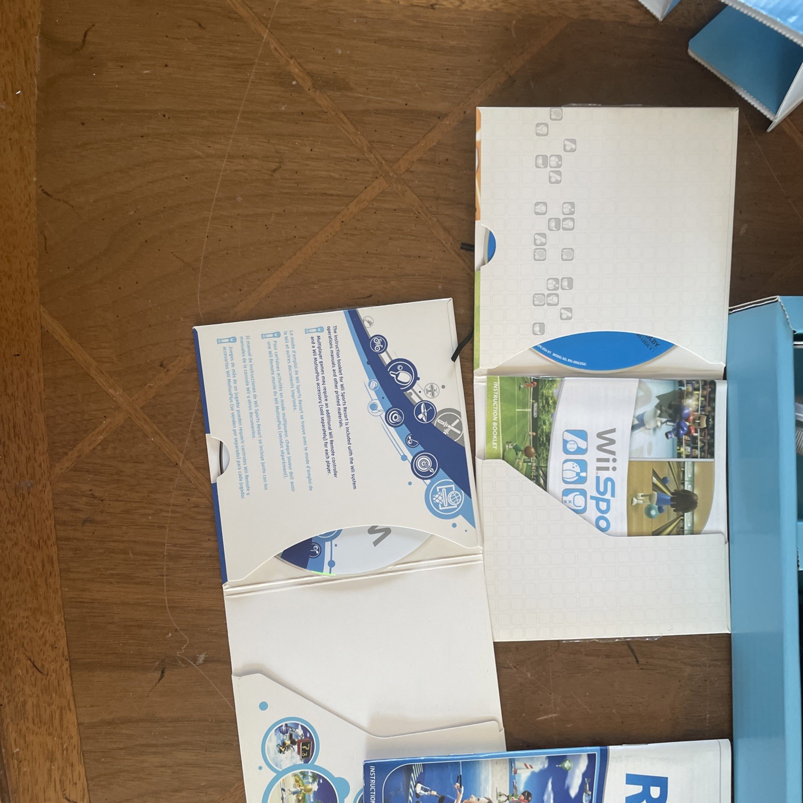 Nintendo Wii Black Console RVL-001 Wii Sports + Resorts Bundle Complete In Box