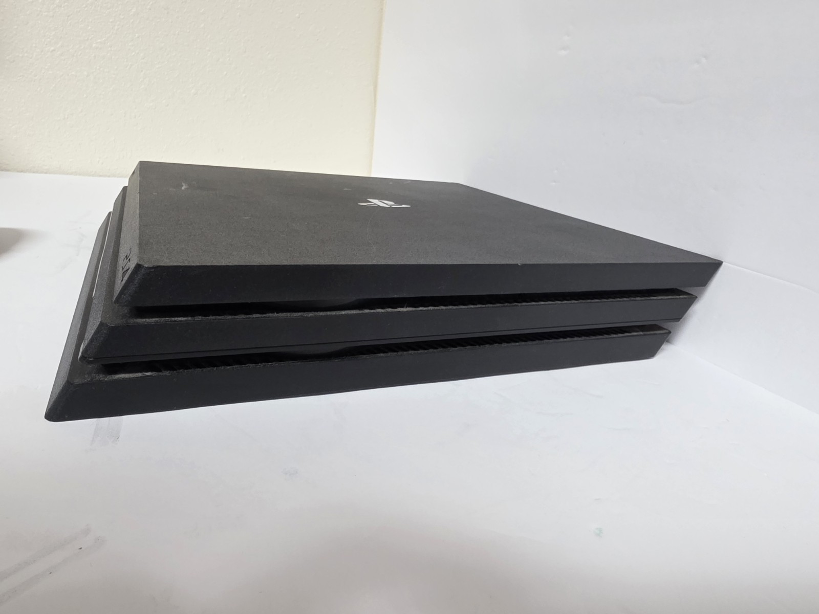 Sony PS4 Pro 1TB Black CUH-7215B Console Low Firmware 10.50 Silent Model Tested