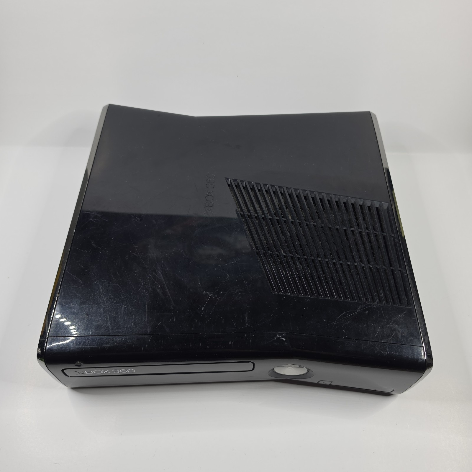 XBox 360 Slim 250GB Console Bundle With Kinect And Games