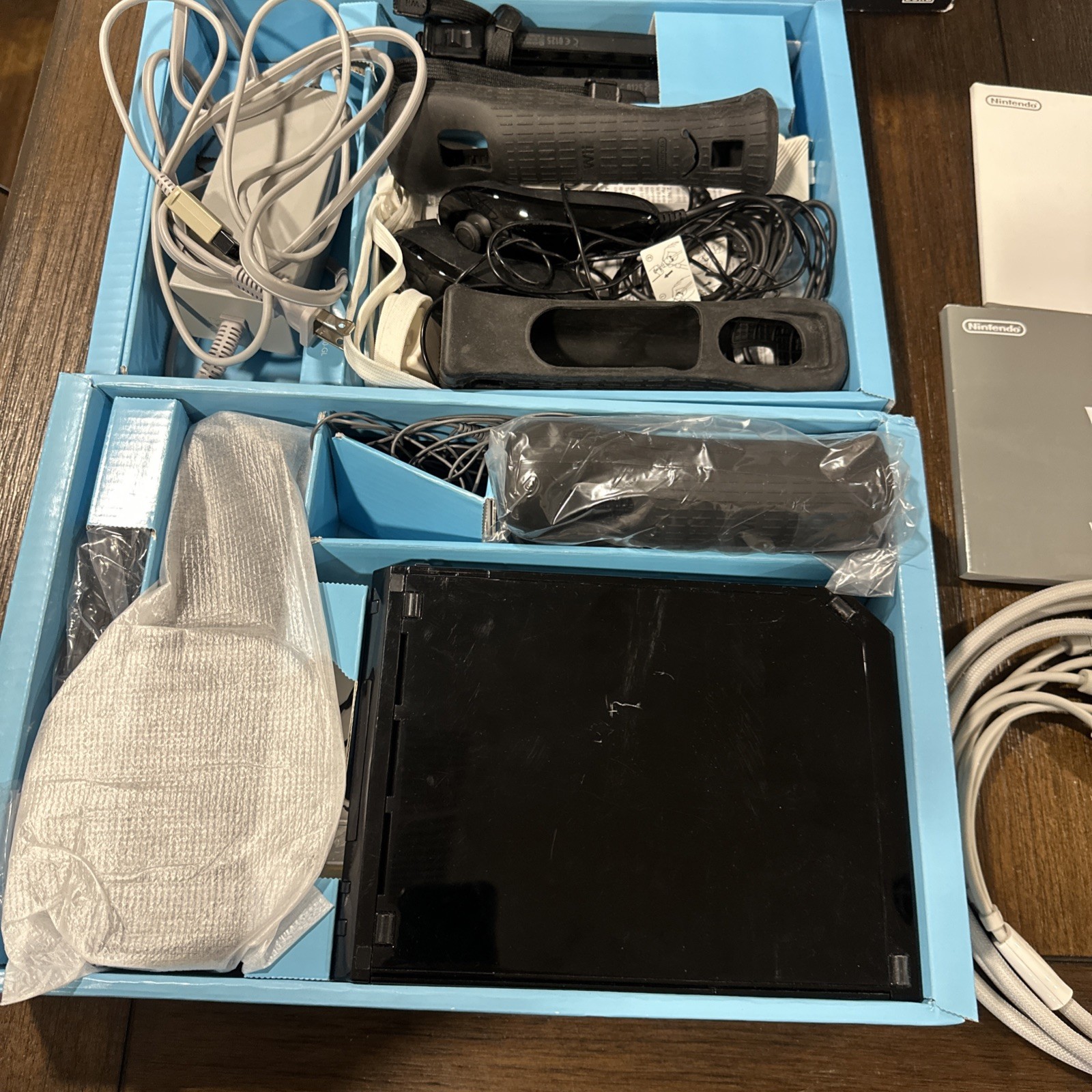 Nintendo Wii Black Console RVL-001 Wii Bundle With Box (No Games) Tested & Works