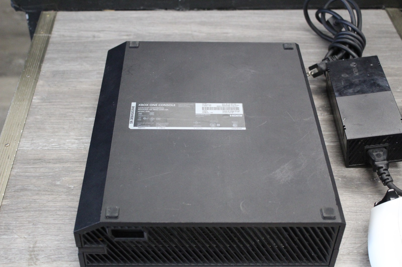 Microsoft Xbox One 500GB Console Original – Black with White Wiress Controller