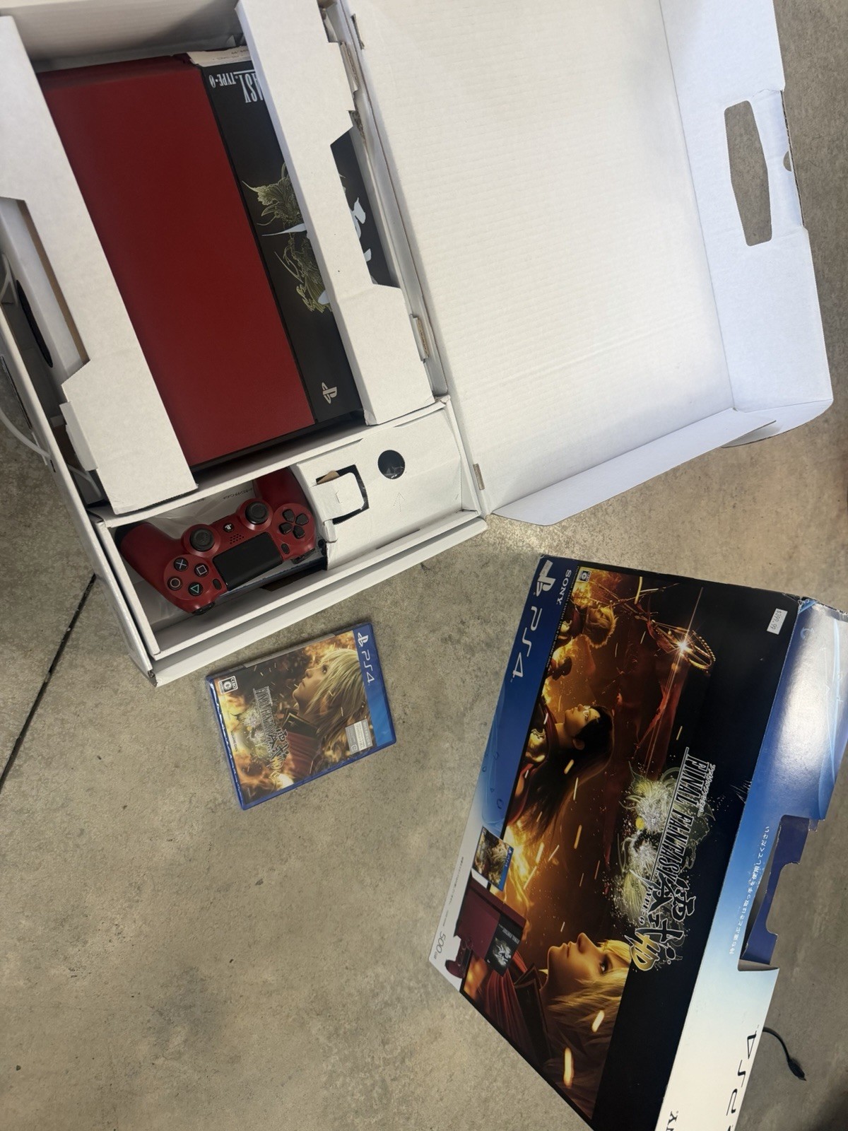 Sony PlayStation 4 FINAL FANTASY Type-0 HD Suzaku Edition 500GB Red Console