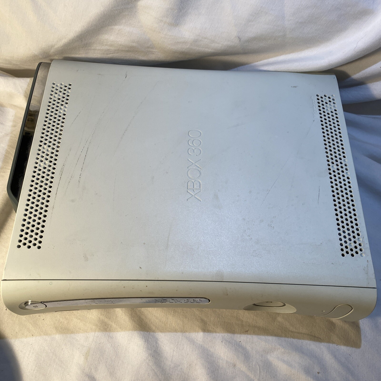 Microsoft Xbox 360 Pro 120GB Console White Bundle W/ Controllers No Wires Read
