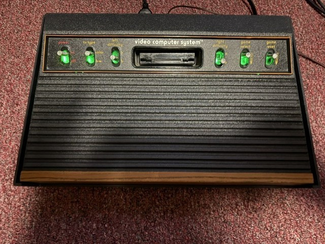 Atari 2600 Vintage 1980 Video Computer System Works on modern TV’s EXCELLENT!