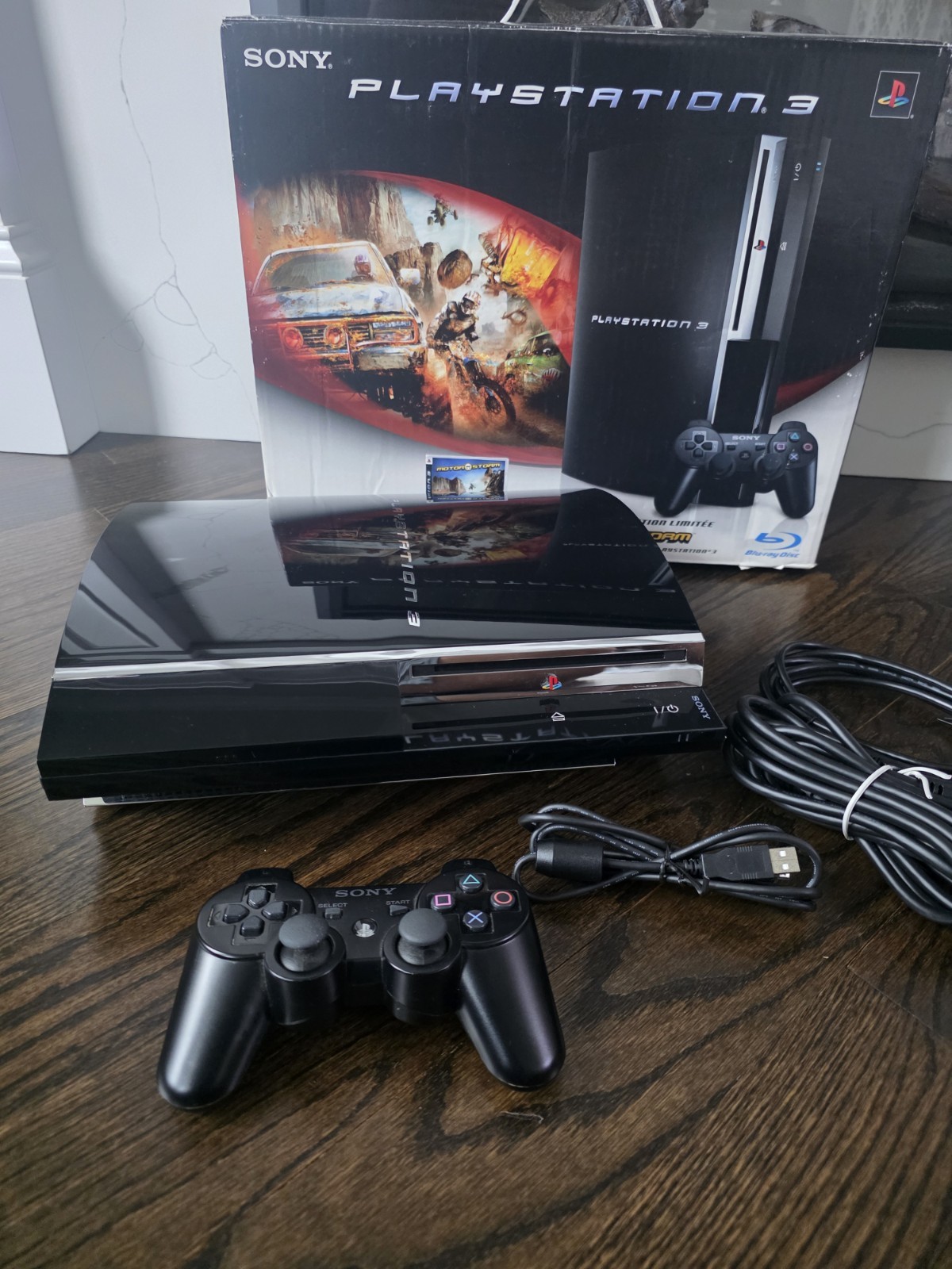 Sony PS3 CECHE01 Console Backwards Compatible 80GB Bundle – In Box 1 Controllers