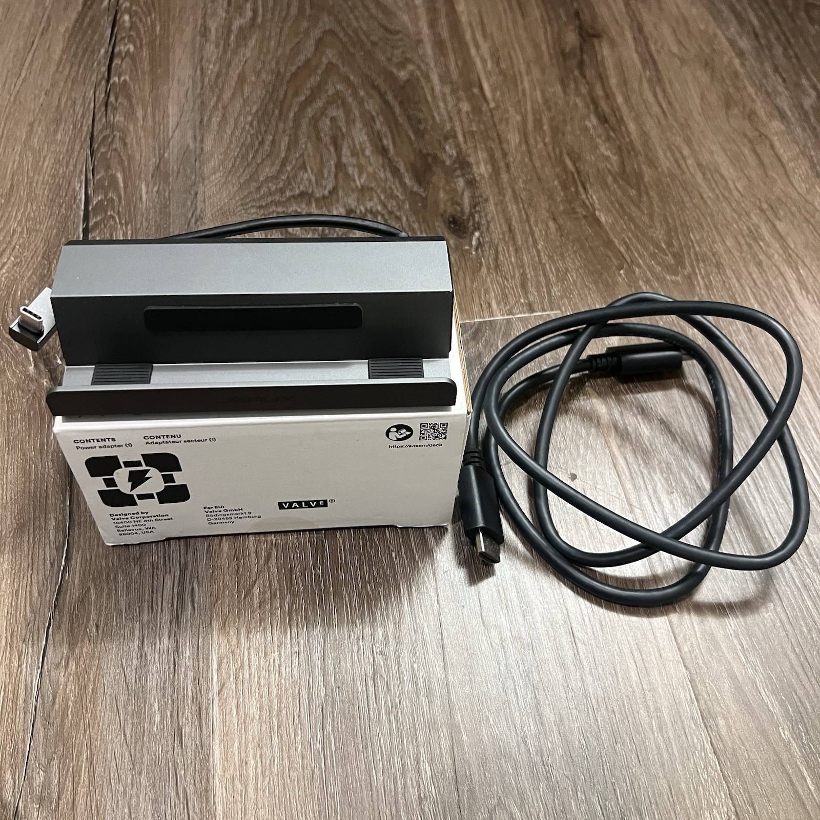 Valve Steam Deck LCD 1 TB Internal SSD, W/256GB SD Card, Dock/Case/Charger