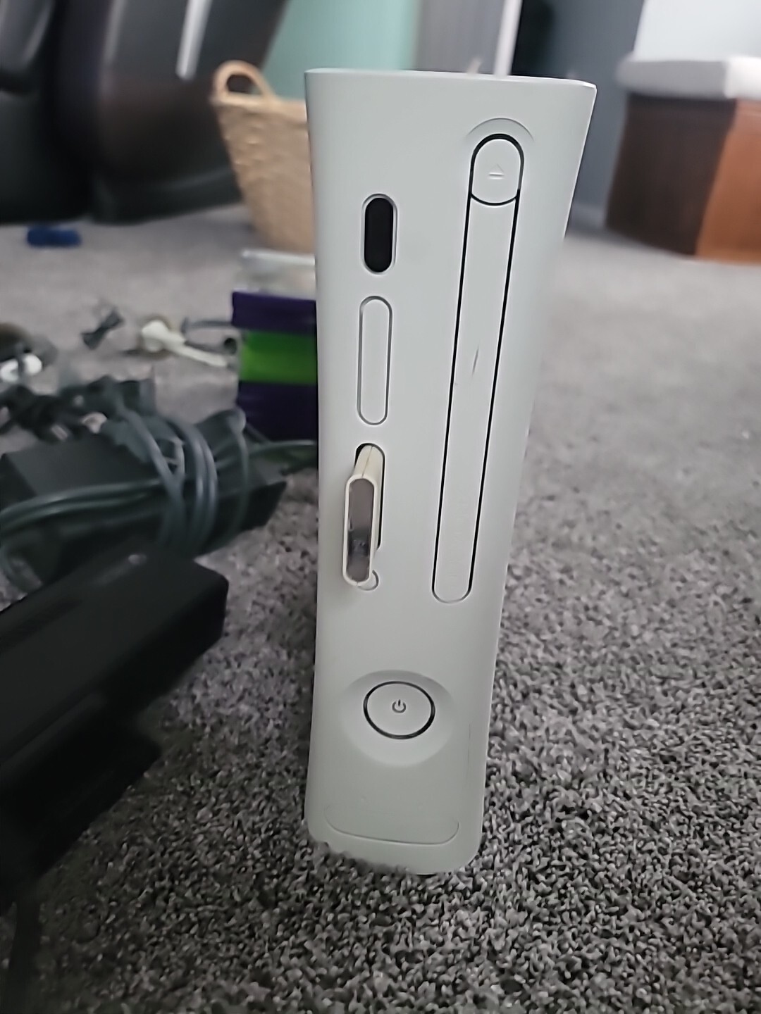 Microsoft Xbox 360 Pro System Bundle 60GB White Console 10 Games Kinect Sensor