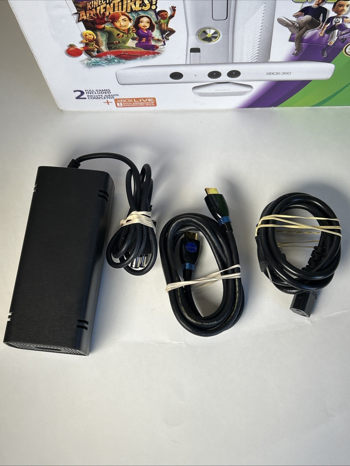 Microsoft Xbox 360 Special Edition Kinect Sports 4GB White Console 1439 W Box