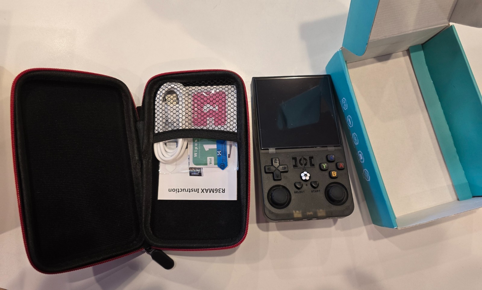 Open Source R36MAX 4000mAh Portable Rechargeable Handheld Retro Game Console