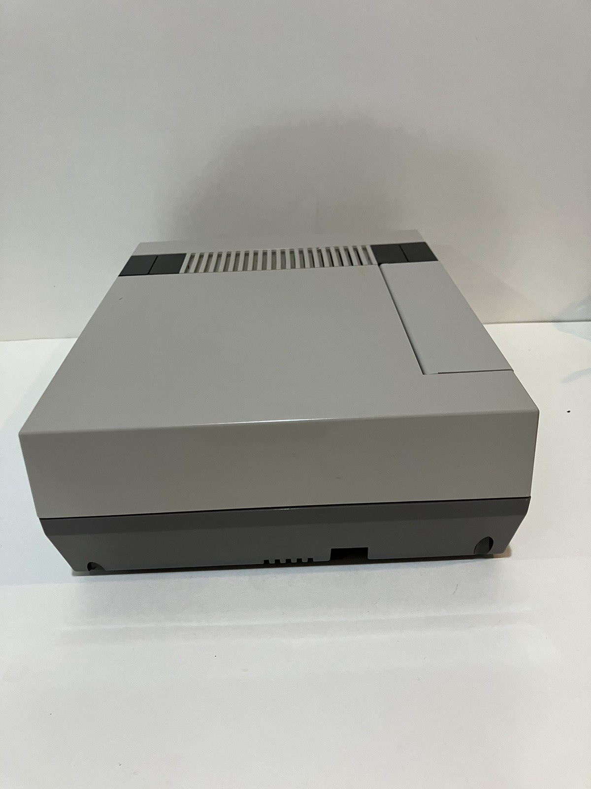 Nintendo NES Action Set Home Console White/Gray UNTESTED SOLD AS IS