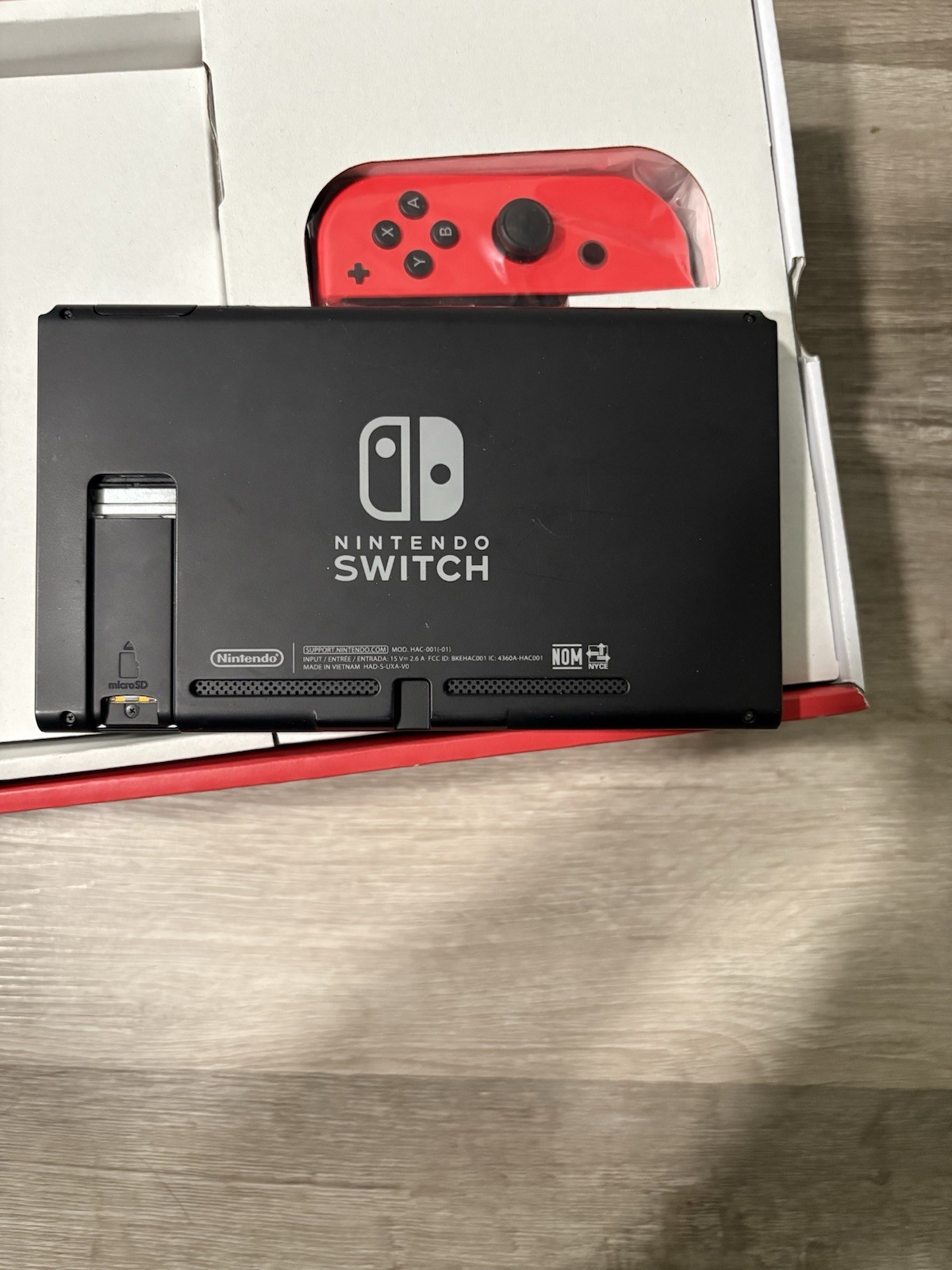Nintendo Switch Console Bundle Mario Kart 8 Deluxe Neon Red Blue Joy-Con