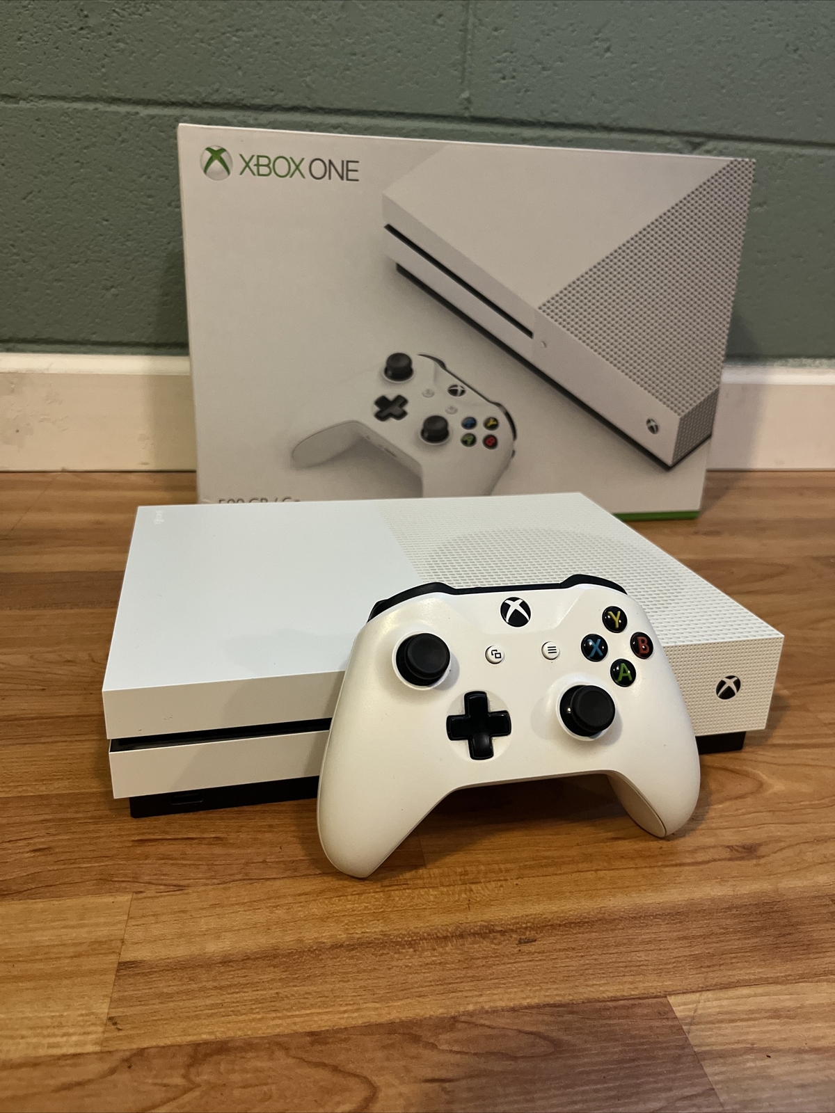 Xbox One S 500GB Complete In Box