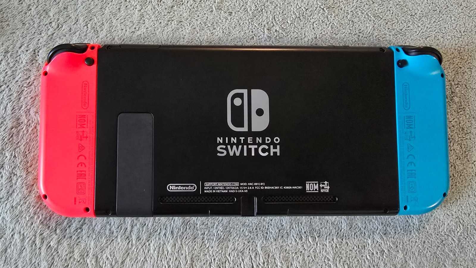 ~ Nintendo Switch Console Neon Blue + Red Joy-Cons 32GB ORIGINAL OWNER Complete