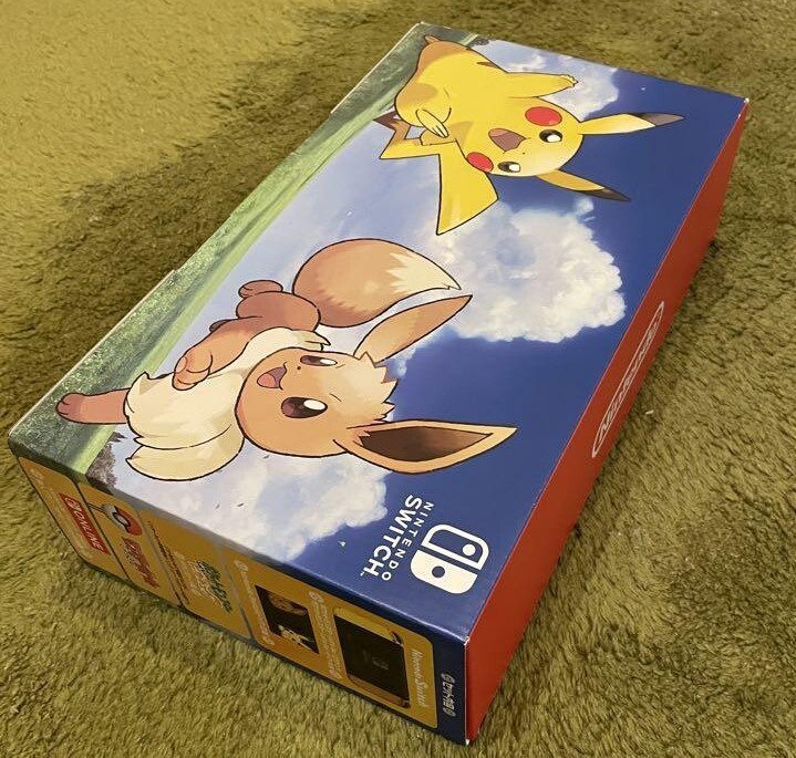 Nintendo Switch Pikachu Edition Pokemon Let’s Go! Pikachu + Poke Ball Plus