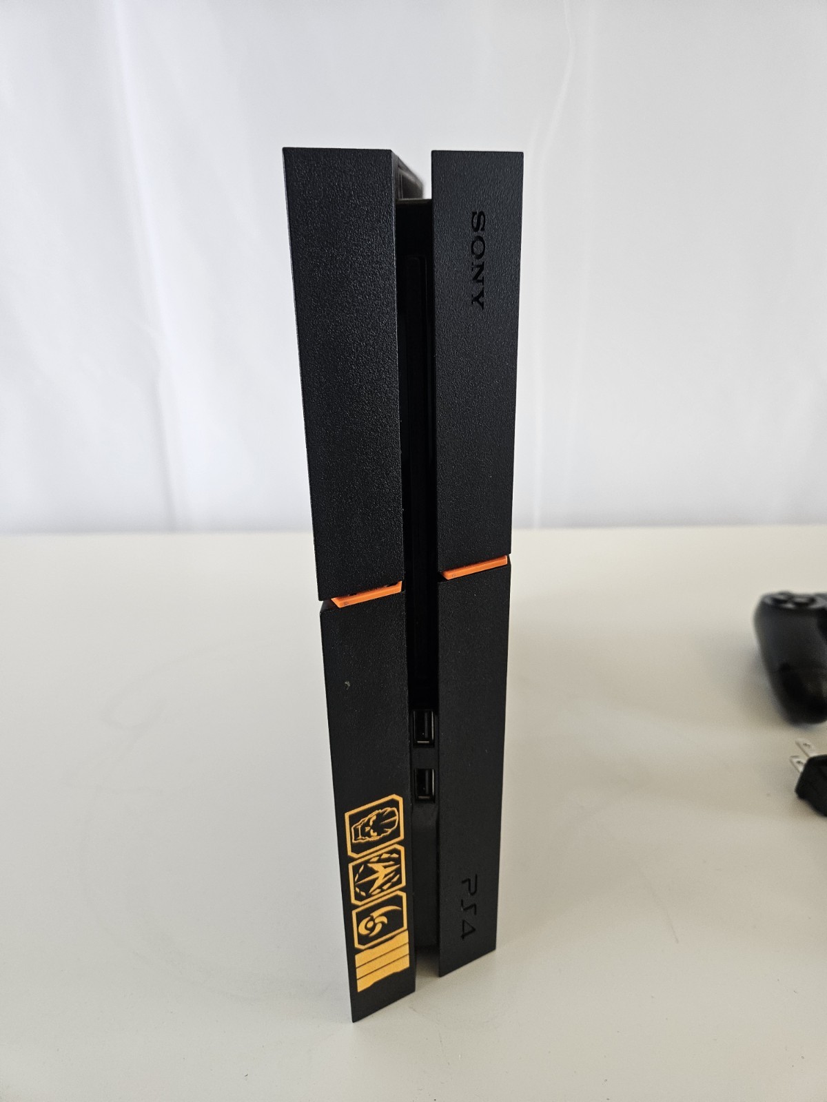 Sony PlayStation PS4 Call of Duty: Black Ops III Edition + Cables + Controller