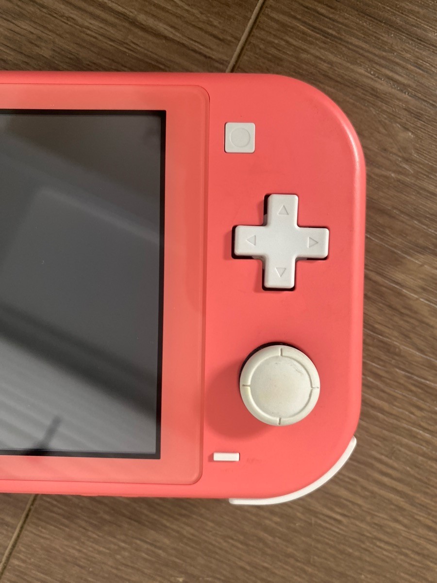 NINTENDO SWITCH LITE HANDHELD – HDH-001 CORAL PINK WITH CHARGER (WCP038445)