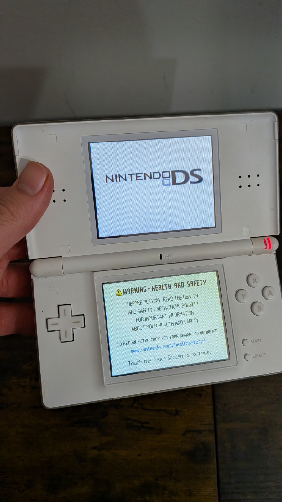 Nintendo DS Lite Polar White, Handheld Gaming System, USG-001 Tested + stylus