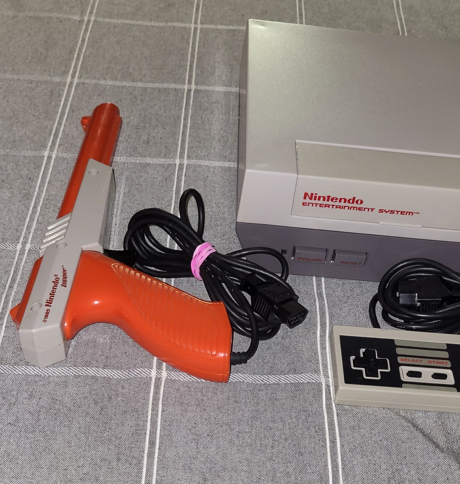 Nintendo Entertainment System (NES-001) Console Bundle – Clean Tested & Working