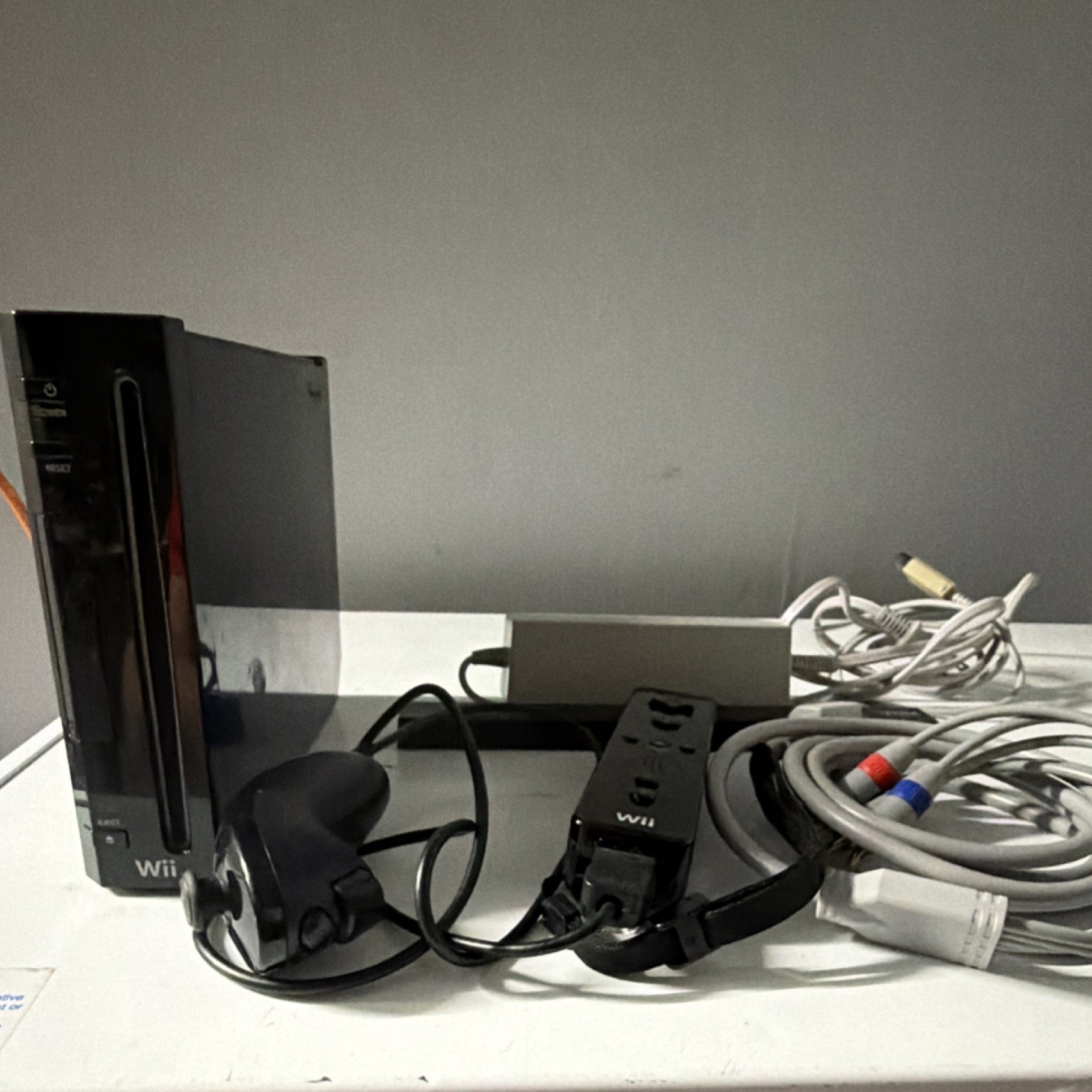 Nintendo Wii Black Console RVL-001(USA) NTSC-U/C 512MB 480p w/ Remote