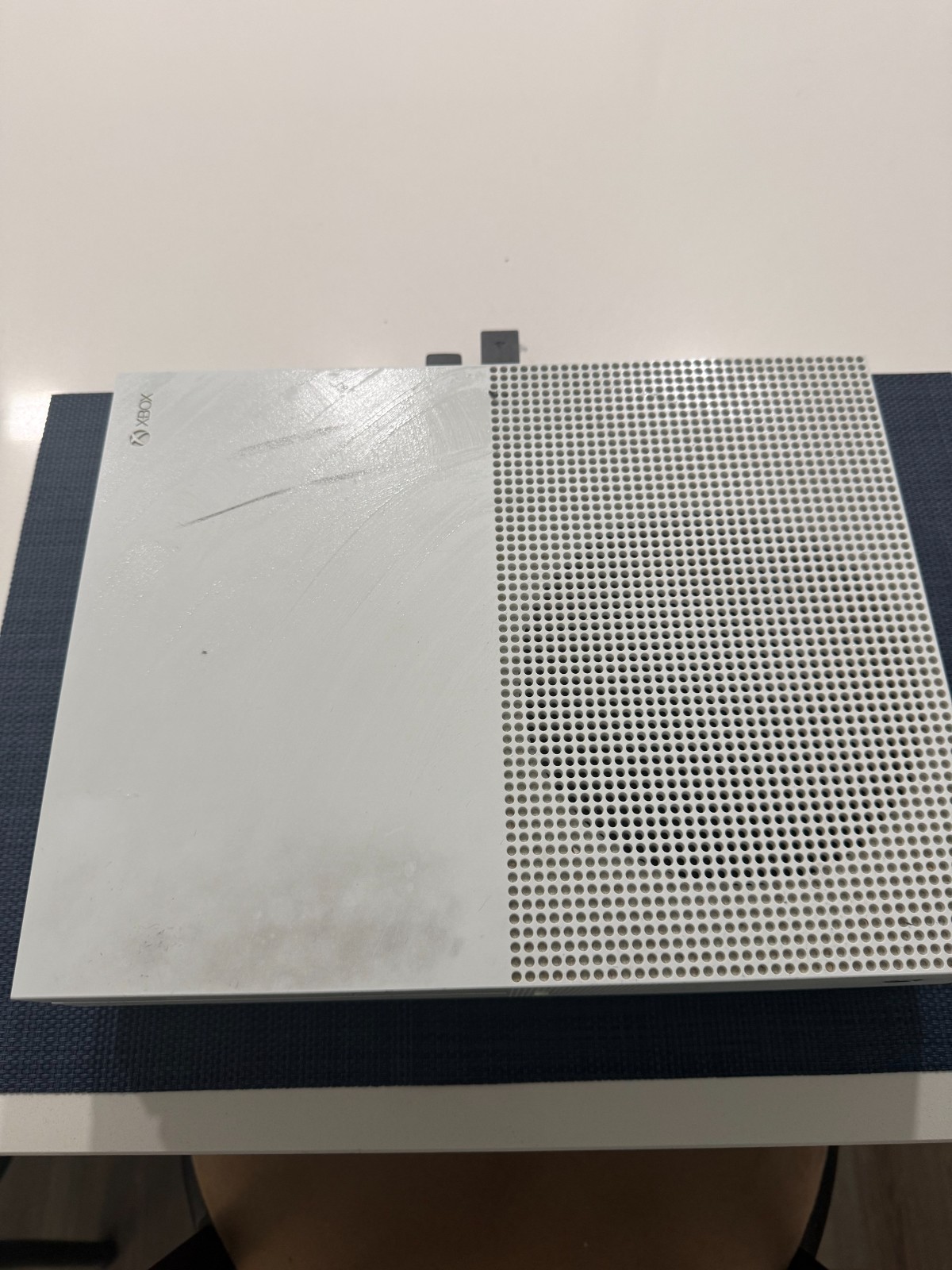 Xbox One S 1TB Console – White (XBS1TB) with Controller and Disk Drive