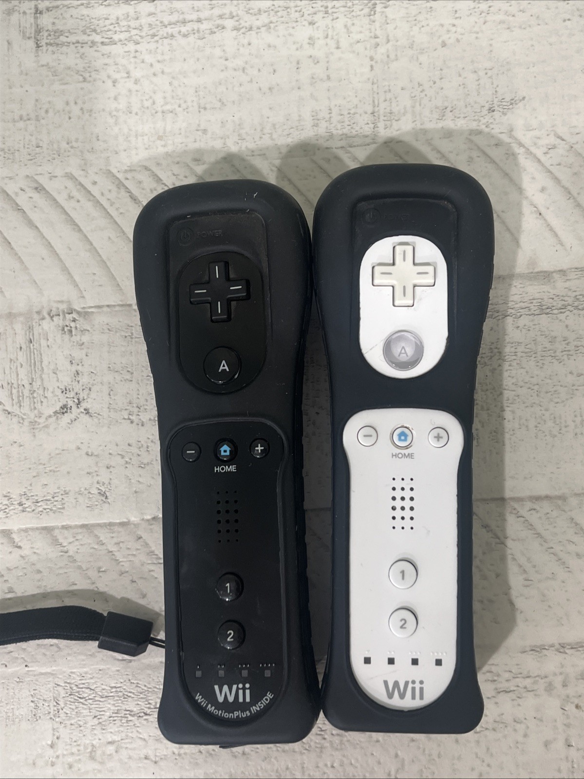 Nintendo Wii Console Bundle RVL-001 Black. Two Remotes, 3 Games With All Cords.