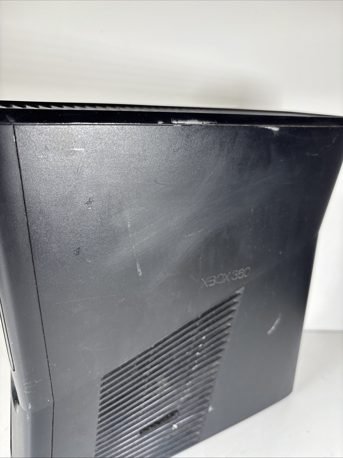 XBOX 360 SLIM Console 60GB 1 Controller – STANDARD PLAYERS CONDITION GRADE C