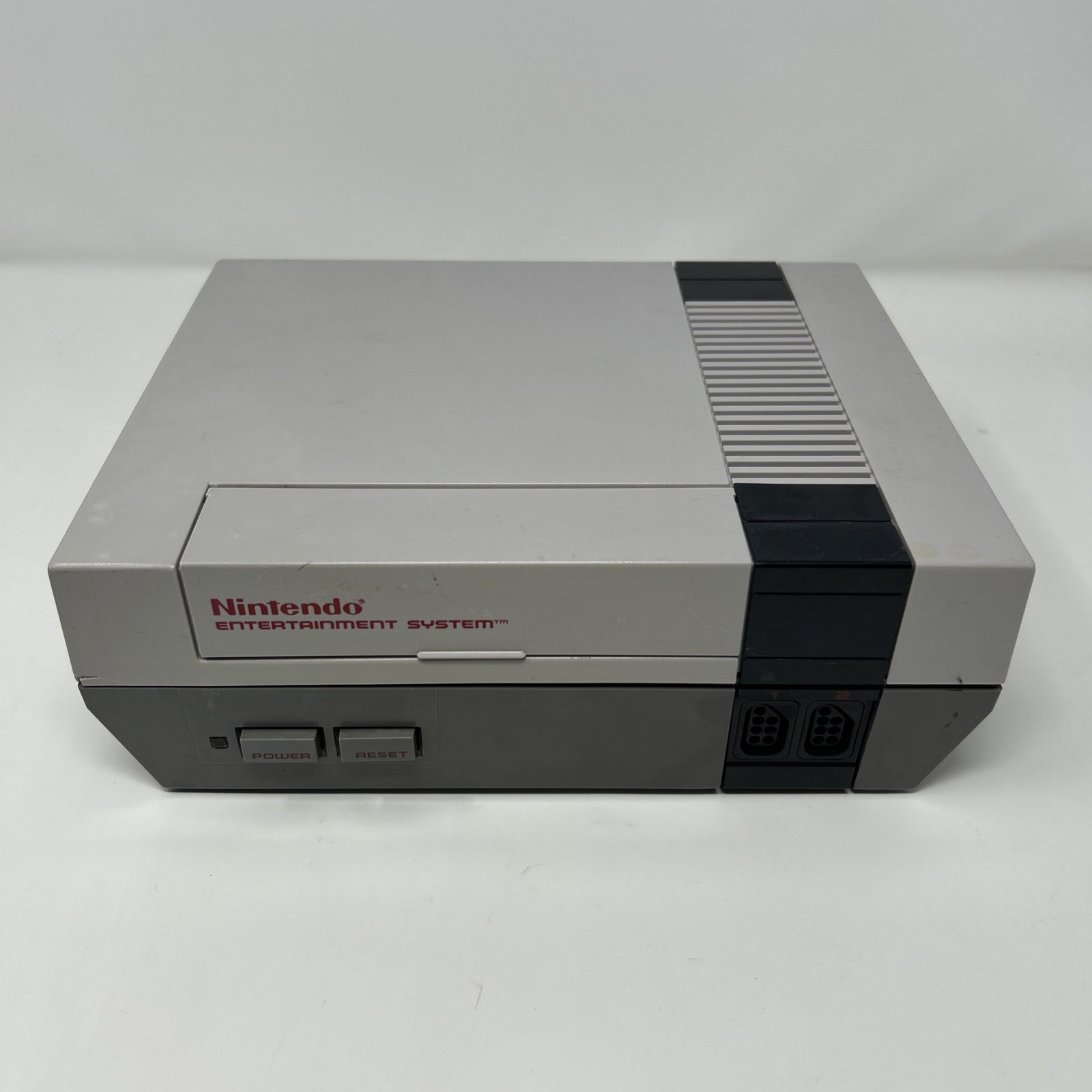 Nintendo NES Console Bundle NEW 72 Pin 1 Controllers Castlevania