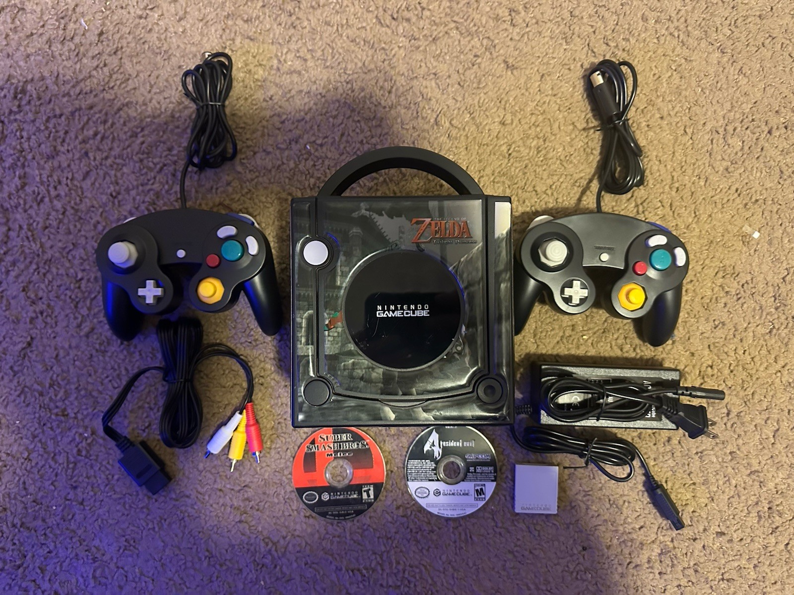 Nintendo DOL-101 GameCube Console Bundle 2 Controllers 2, 2 Games, Memory Card