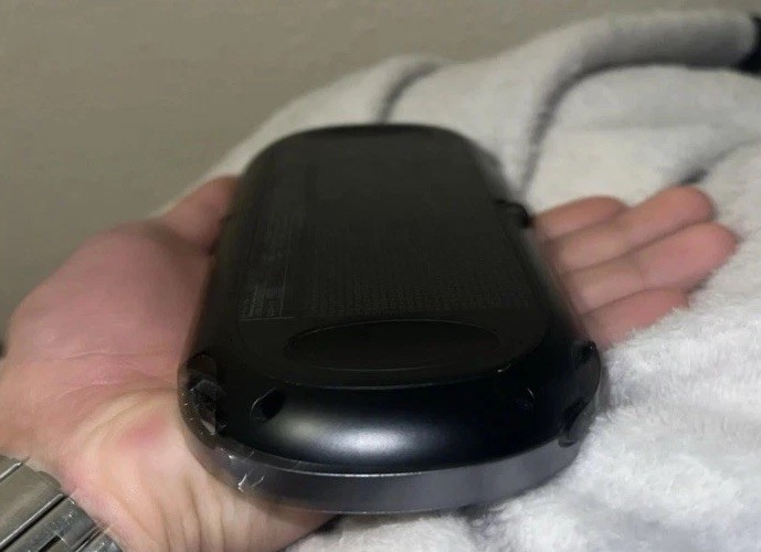 PS Vita PCH-1000 1100 Wi-Fi OLED (BLACK) w/Charger +SD2Vita + 256 GB MICRO SD.